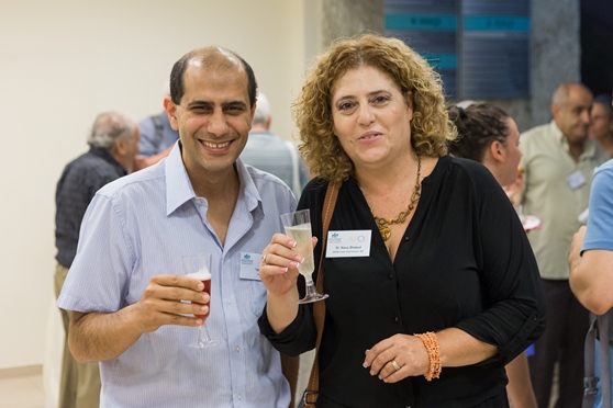 רון חורי, מנהל טכנולוגיות דיבור במעבדת המחקר של יבמ בחיפה עם נאווה שקד