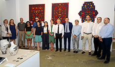 משלחת שגרירים ודיפלומטים זרים ביקרה בתערוכת הבוגרים של הפקולטה לעיצוב