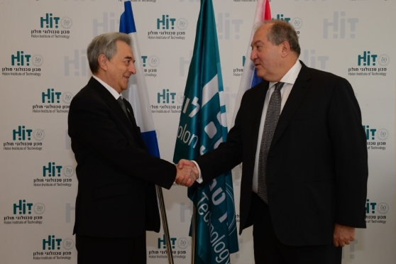 מימין לשמאל: פרופ' יעקובוב - נשיא HIT, ד''ר ‬סרקיסיאן - נשיא ארמניה