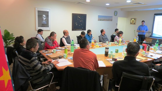 A delegation of senior entrepreneurs and investors from China visit HIT