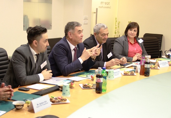 משלחת של בכירים מהאוניברסיטה הלאומית של אוזבקיסטן מתארחת ב- HIT