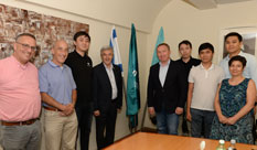 משלחת רשמית ראשונה מקזחסטן ביקרה במכון