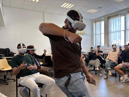 מתנסים במציאות מדומה בהנחיית חברת Neao, בקורס "מחשוב לביש - אתגרי התעשייה", סמסטר א' תשפ"ו.
