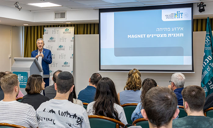 נשיא המכון, פרופ' אדוארד יעקובוב