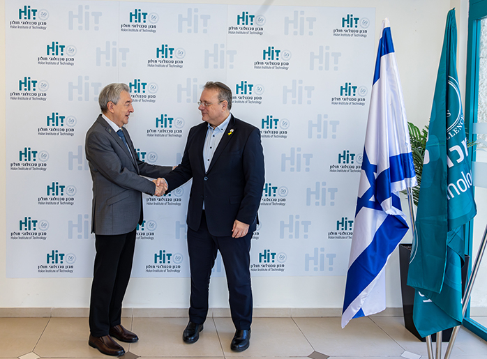 Yaakov Hagoel and Prof. Yakubov . Photo: Ilanit Aktem