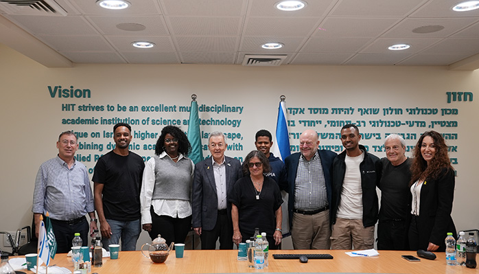 הנהלת המכון עם הסטודנטים והתורמים. צילום: אילנית קיצוני