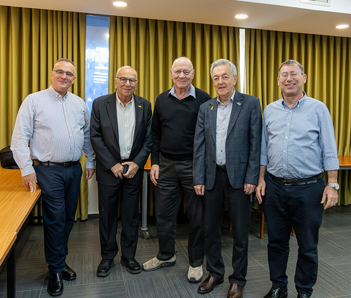 מימין למשאל: שמואל גודלברג, פרופ' אדוארד יעקובוב, פרופ' אדו פרלמן, פרופ' יהושע (שוקי) שמר, ד"ר רפאל ברכאן צילום: אילנית קיצוני