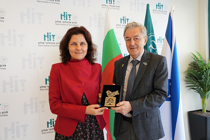 בתמונה: נשיא HIT ושגרירת בולגריה בישראל