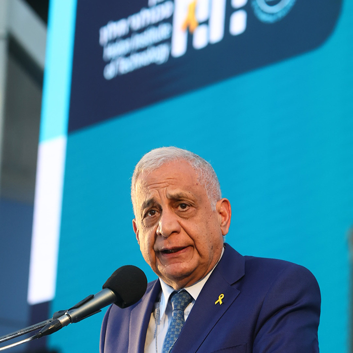 מר פיני כהן, יו"ר חבר הנאמנים של המכון