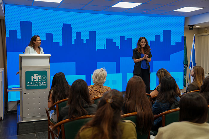 עו"ד אורנה קופלוביץ וד"ר לימור סהר ענבר.צילום: דורון מסרנו