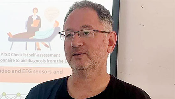 שני מענקים יוקרתייםלד