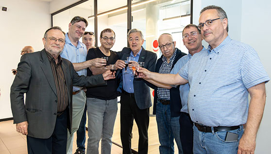 מימין לשמאל: ד