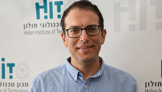 ד"ר דרור מלכה זכה במענק ISF לפיתוח מערכת בינה מלאכותית, לזיהוי קשב והבנה בזמן קריאה