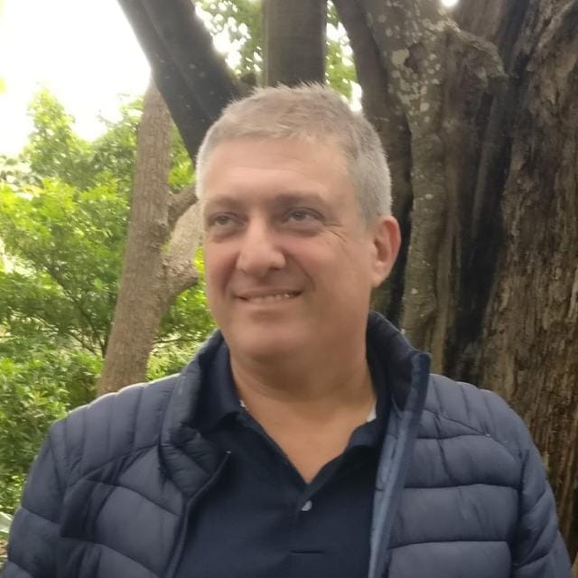 ד"ר גיל גרינשטיין